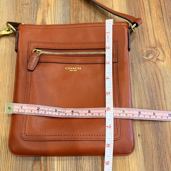 Coach Legacy Leather Swingpack Crossbody Bag British Tan Cognac - Picture 9 of 10